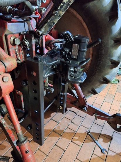 Anhängebock mit Kupplung für Case B / C Familie